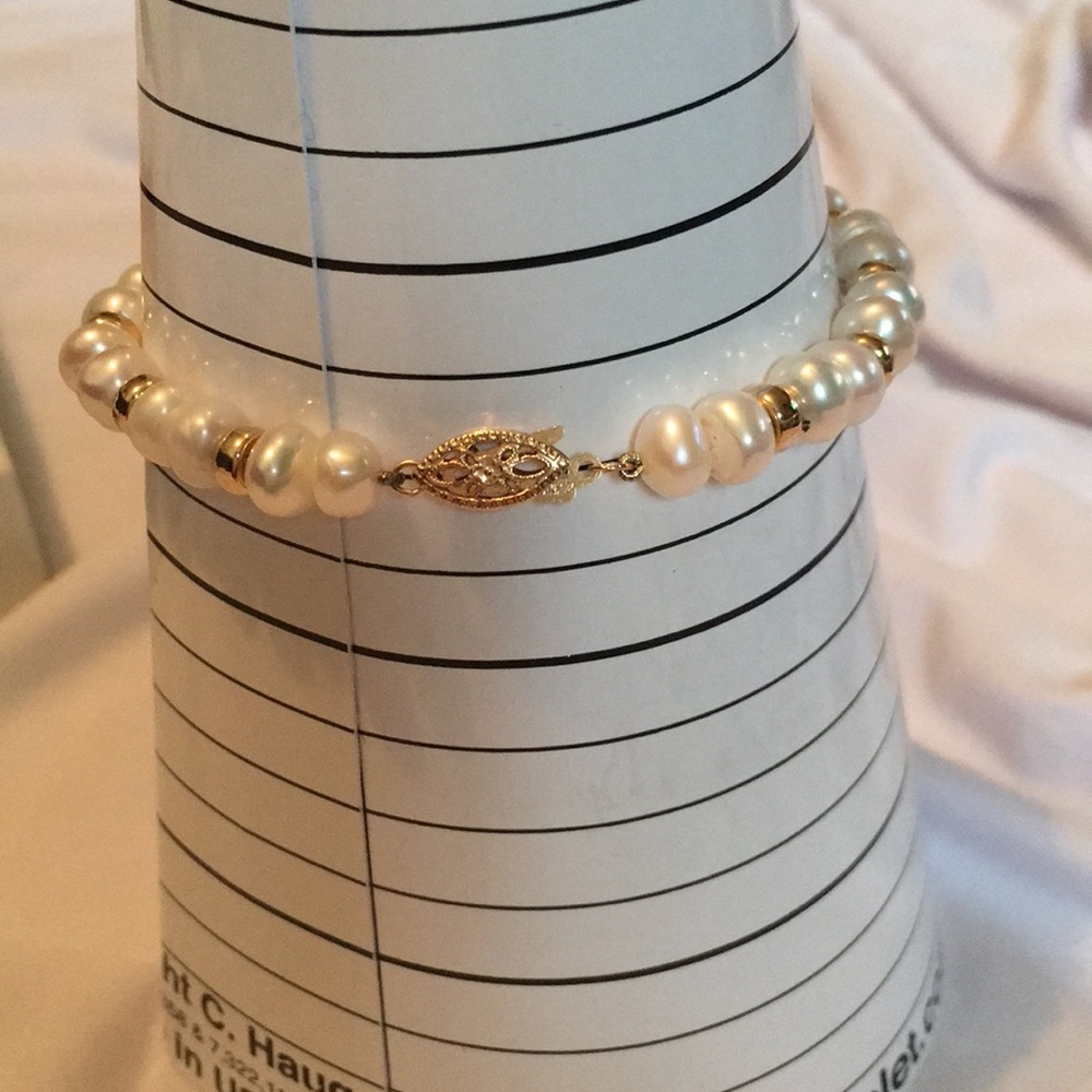 14K yellow Gold Pearl Bracelet - Picture 5 of 5